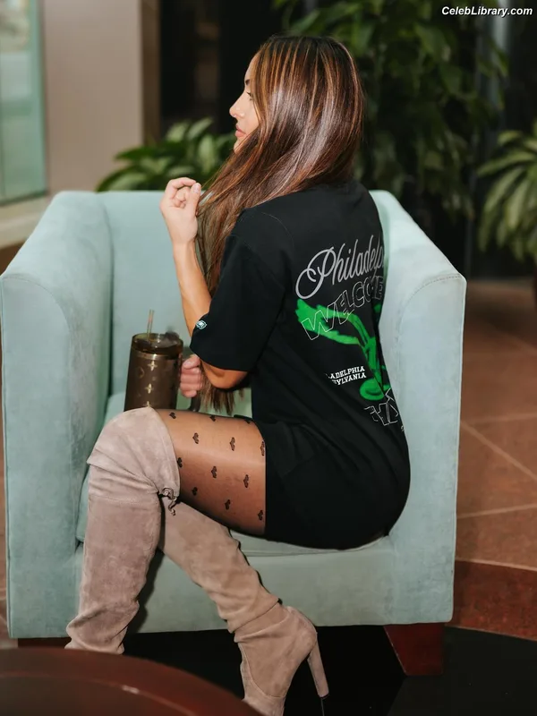 The Bella Twins photo 8 of 1421