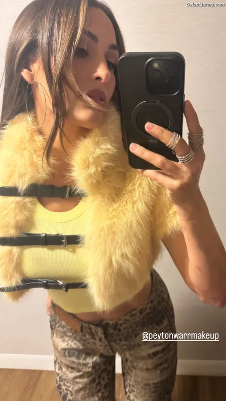 The Bella Twins photo 9 of 1421