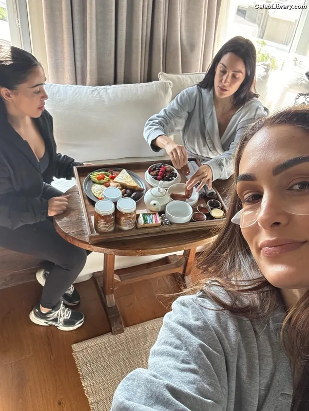 The Bella Twins photo 12 of 1421