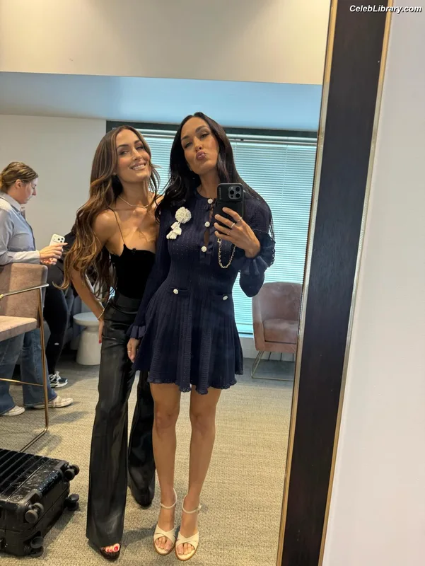 The Bella Twins photo 11 of 1421