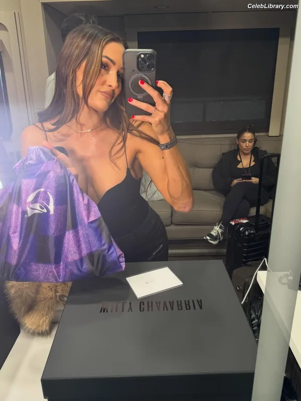 The Bella Twins photo 5 of 1421