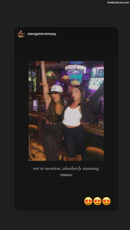 The Bella Twins photo 19 of 1421