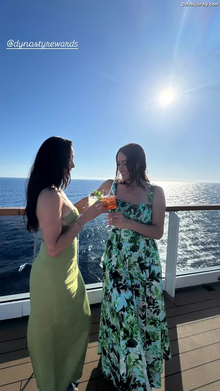 The Bella Twins photo 24 of 1421