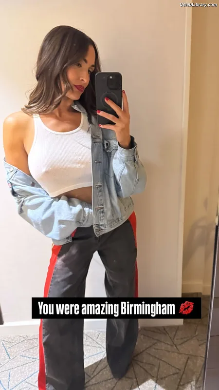 The Bella Twins photo 15 of 1421