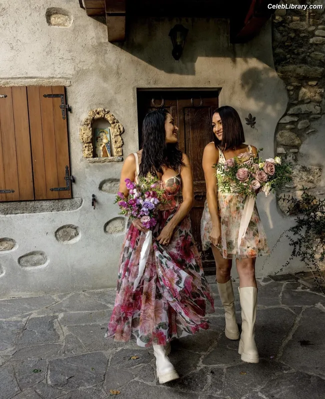 The Bella Twins photo 7 of 1421