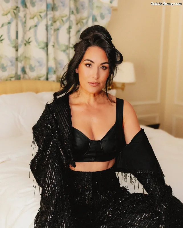 The Bella Twins photo 15 of 1421