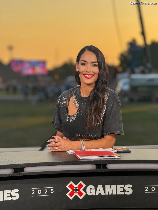 The Bella Twins photo 18 of 1421