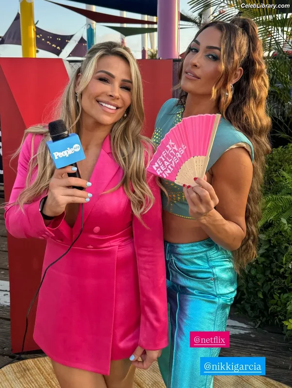 The Bella Twins photo 5 of 1421