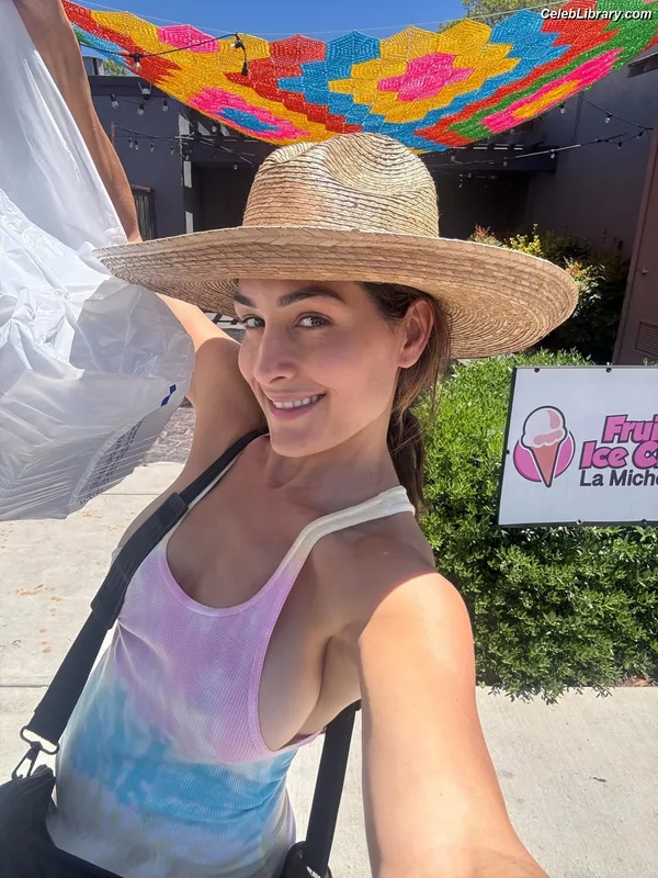 The Bella Twins photo 3 of 1421