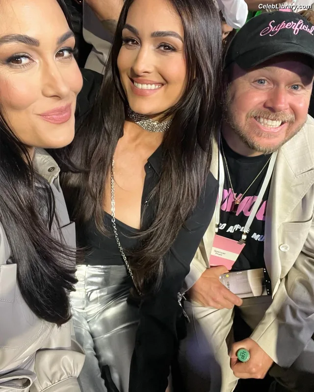 The Bella Twins photo 5 of 1421