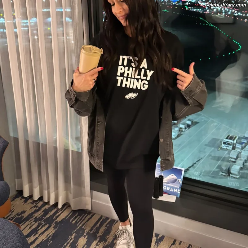 The Bella Twins photo 4 of 1421