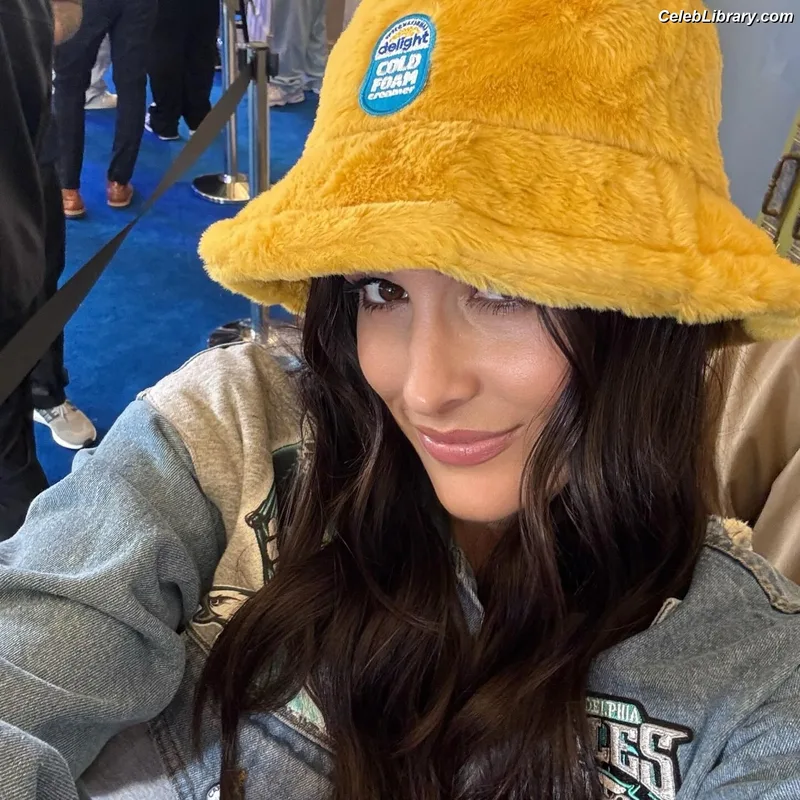 The Bella Twins photo 7 of 1421