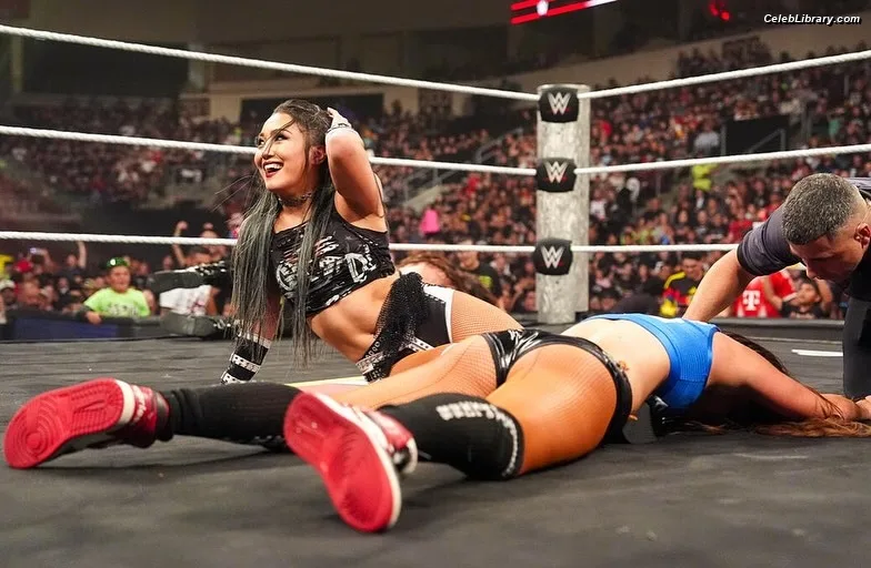 The Bella Twins photo 6 of 1421