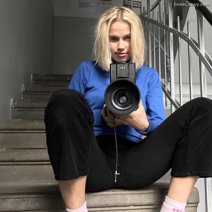 Thea Sofie Loch Naess photo 12 of 20