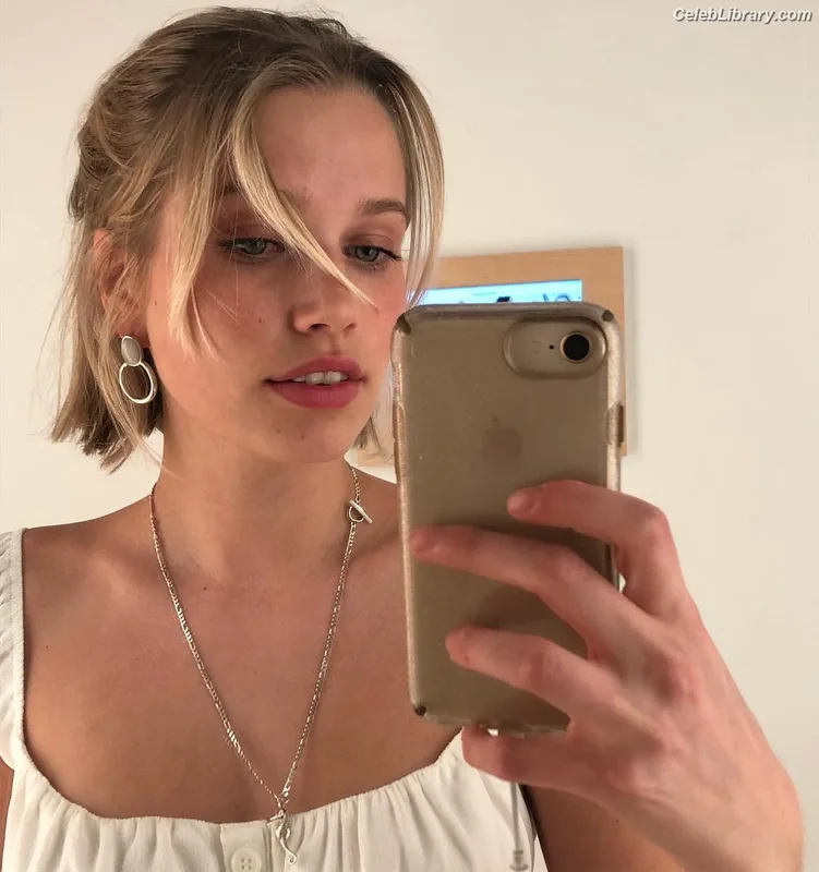 Thea Sofie Loch Naess photo 15 of 20