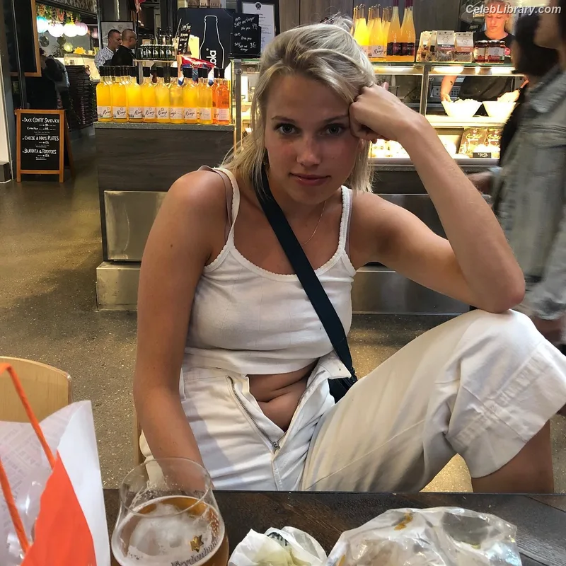 Thea Sofie Loch Naess photo 17 of 20