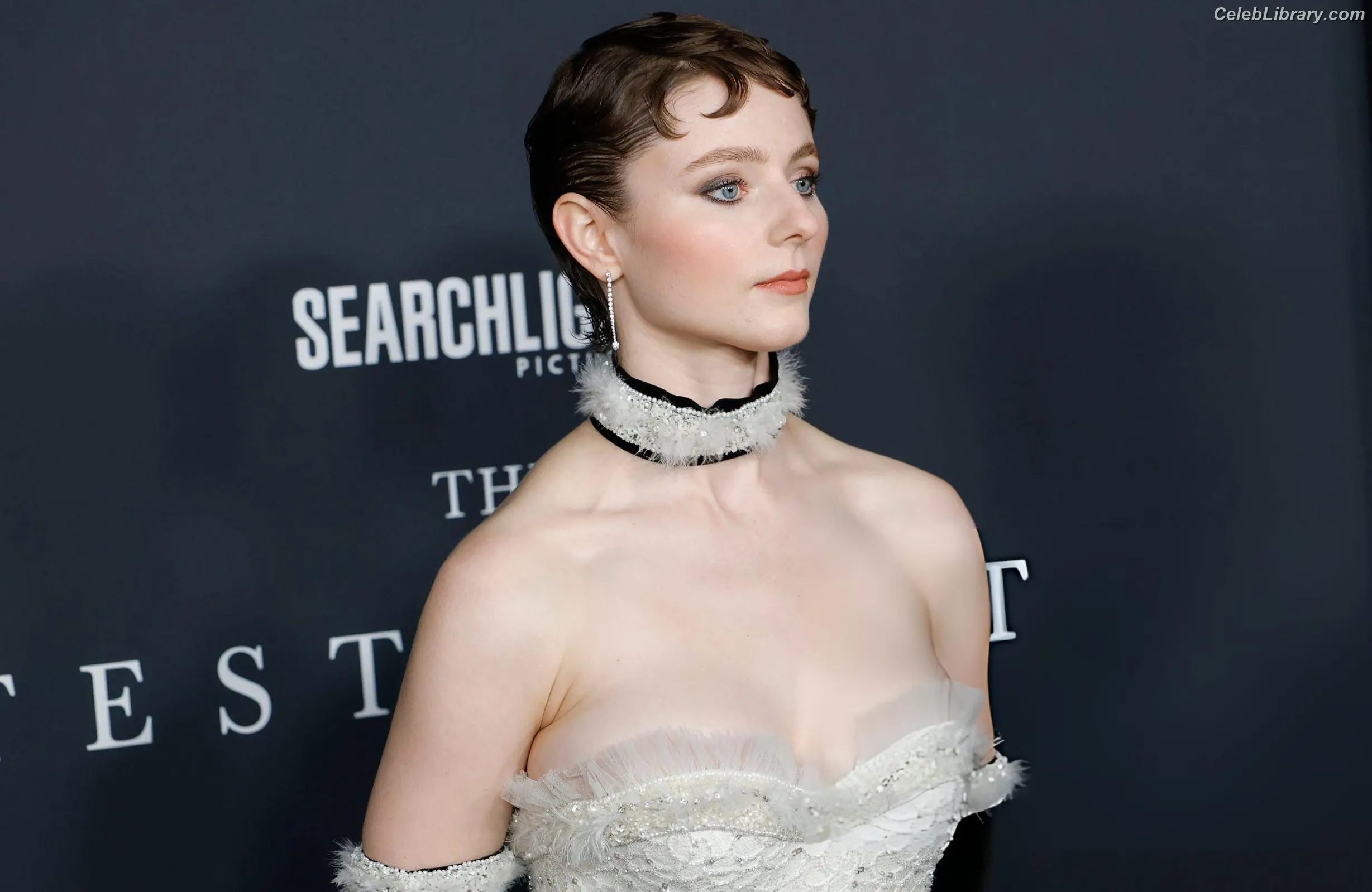 Thomasin Mckenzie photo 22 of 291