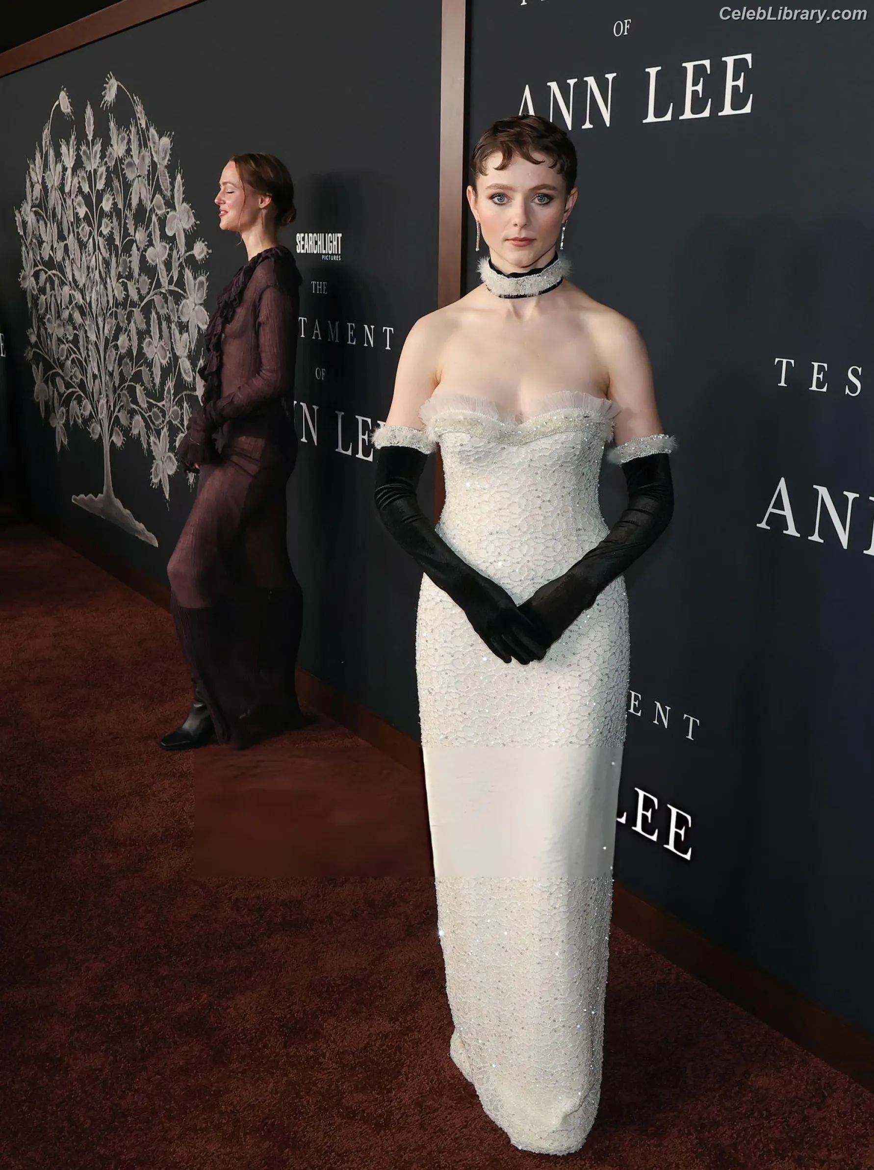 Thomasin Mckenzie photo 7 of 291