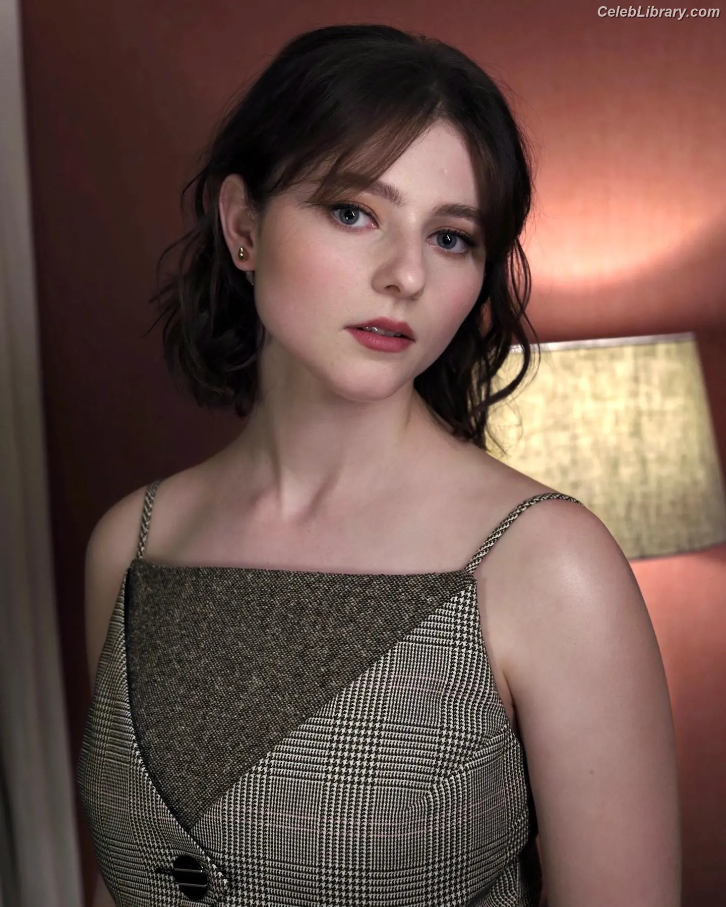 Thomasin Mckenzie photo 11 of 291