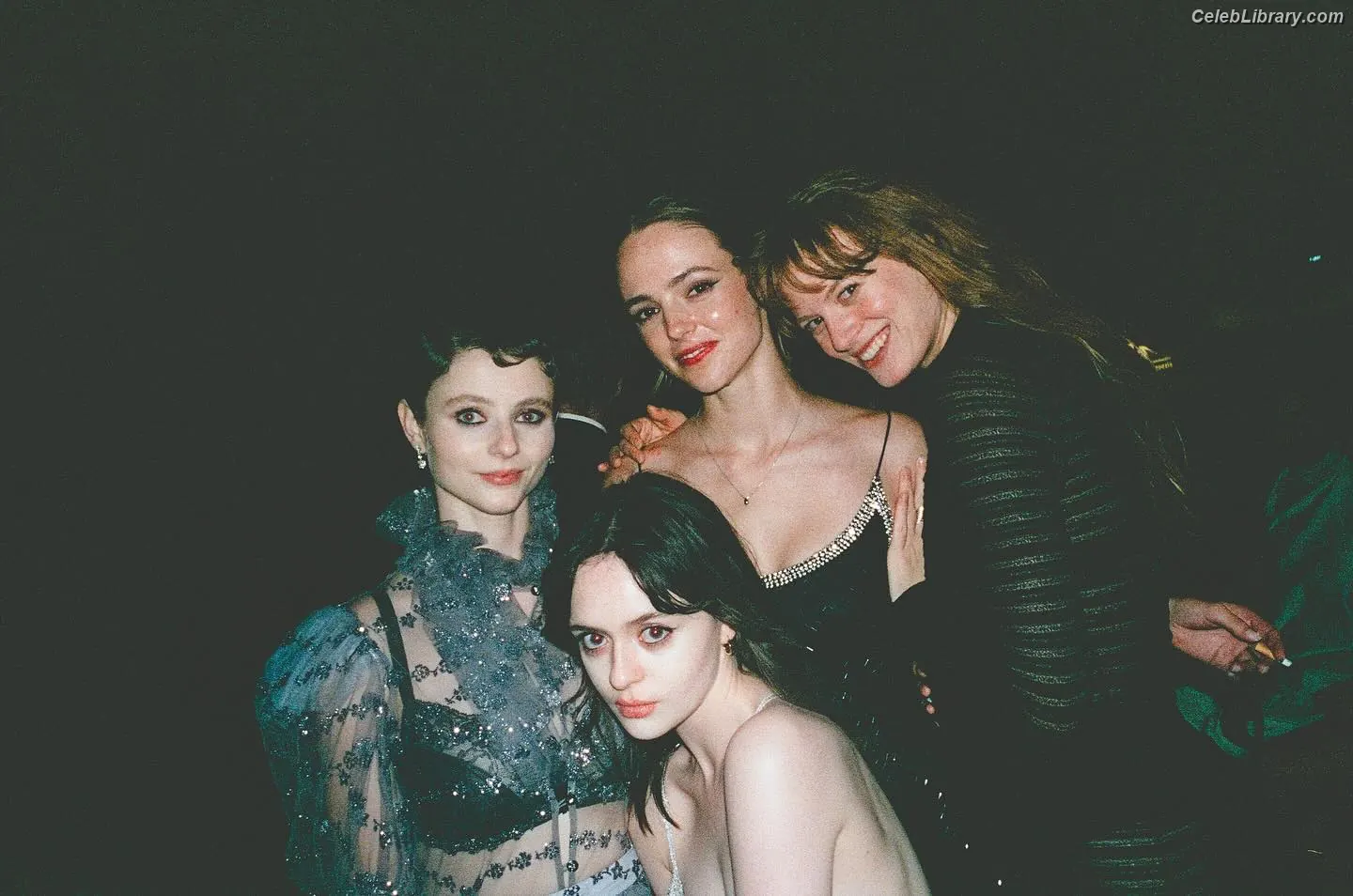 Thomasin Mckenzie photo 15 of 291