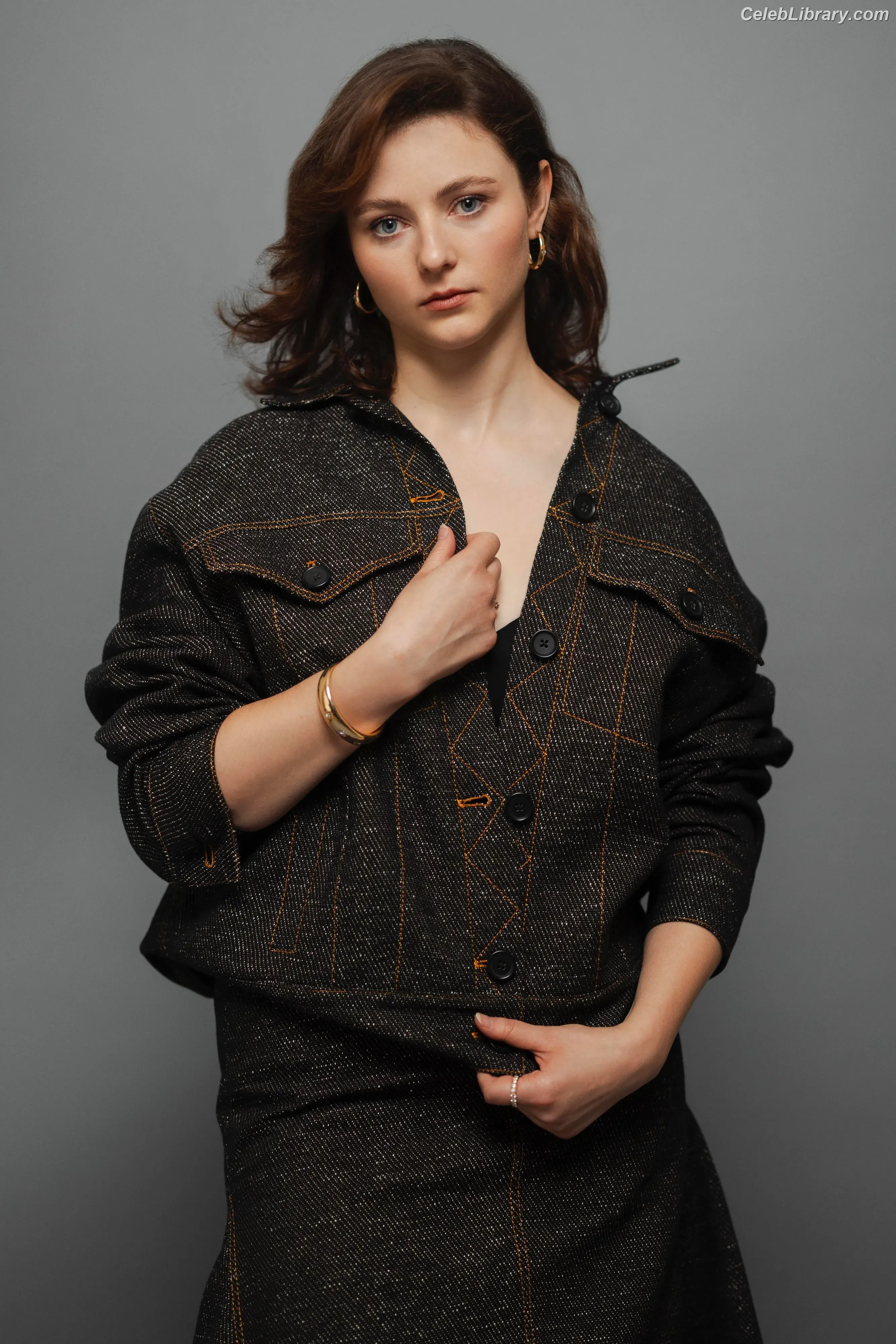 Thomasin Mckenzie photo 2 of 291