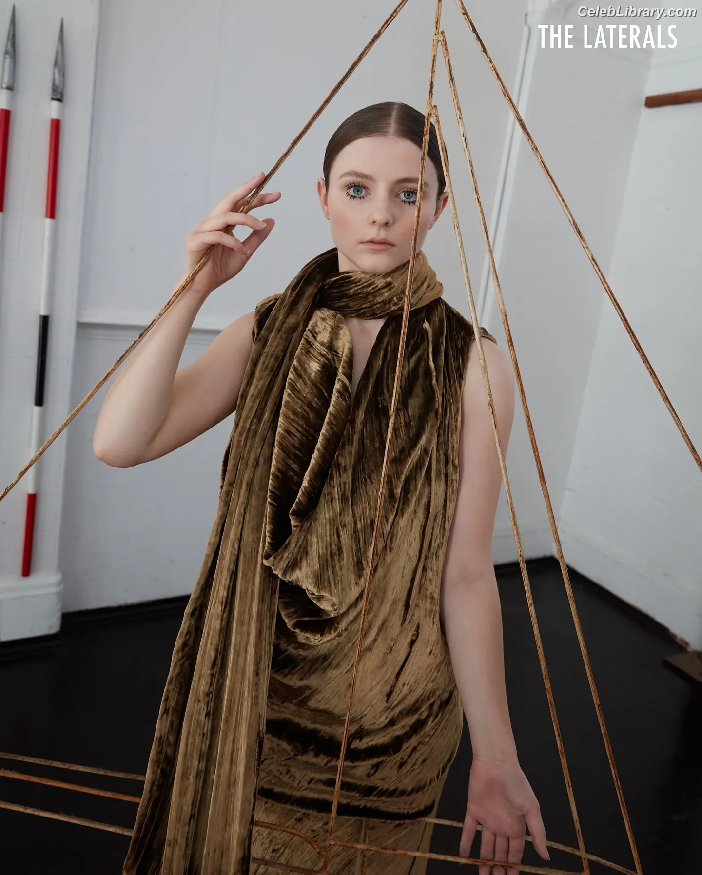 Thomasin Mckenzie photo 9 of 291
