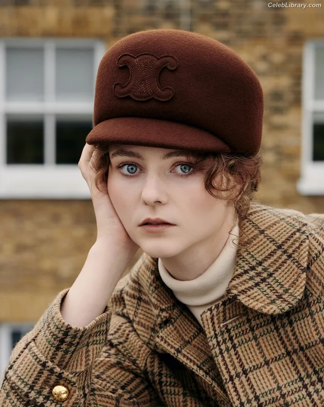 Thomasin Mckenzie photo 20 of 289