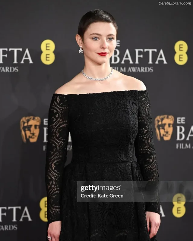 Thomasin Mckenzie photo 21 of 289