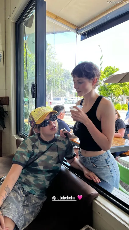Thomasin Mckenzie photo 11 of 289