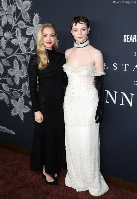 Thomasin Mckenzie photo 23 of 289