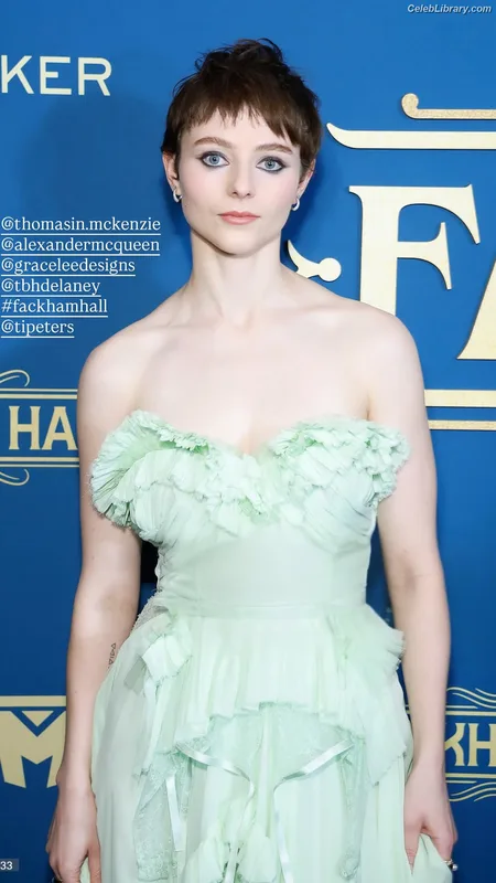 Thomasin Mckenzie photo 18 of 289