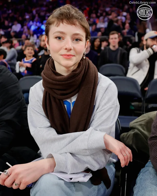 Thomasin Mckenzie photo 20 of 289