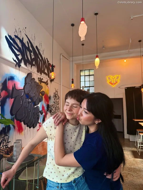 Thomasin Mckenzie photo 23 of 289
