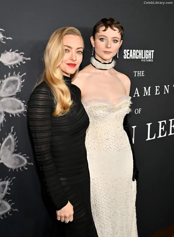 Thomasin Mckenzie photo 17 of 289
