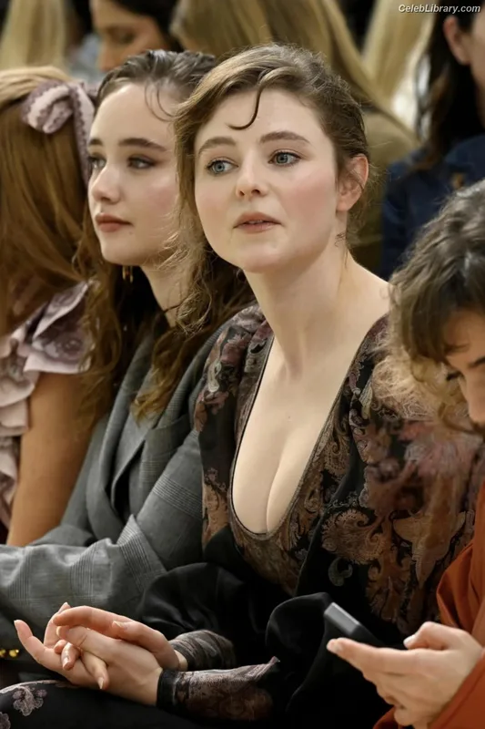 Thomasin Mckenzie photo 6 of 289