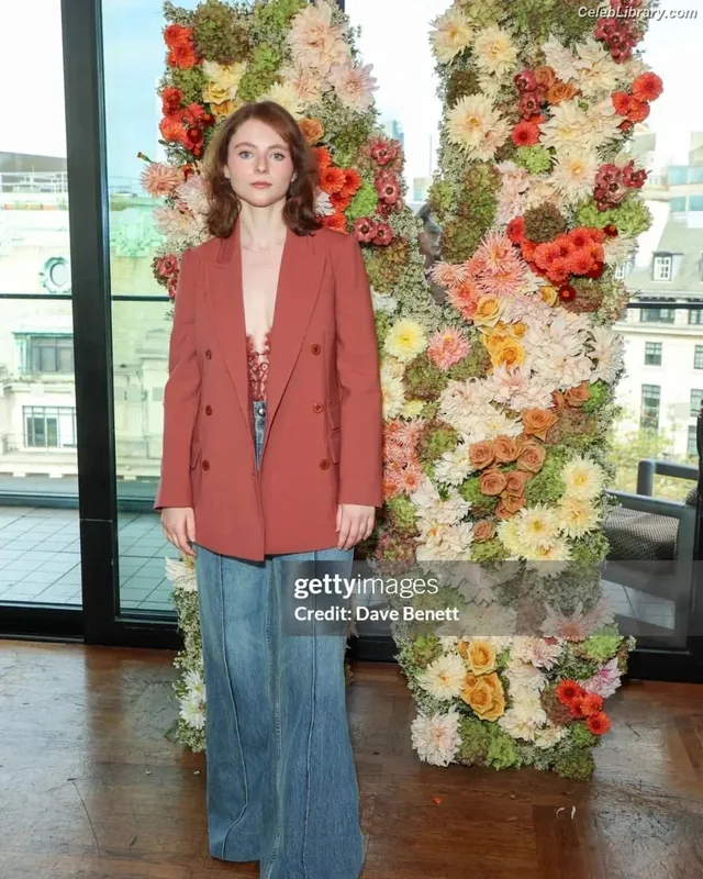 Thomasin Mckenzie photo 7 of 289