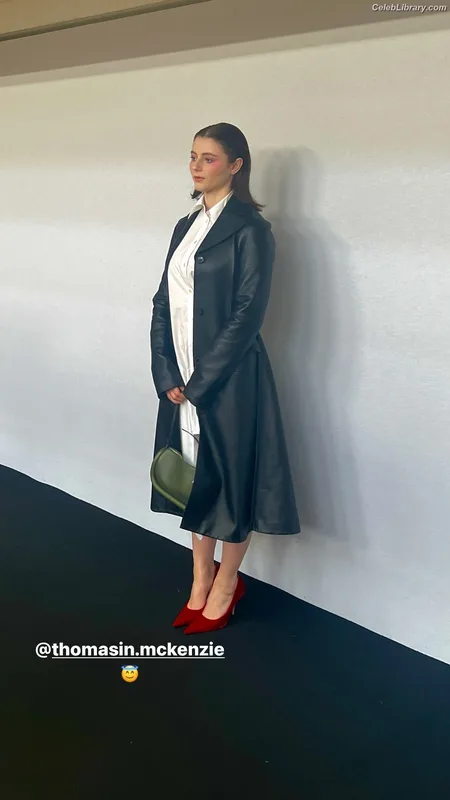 Thomasin Mckenzie photo 15 of 289