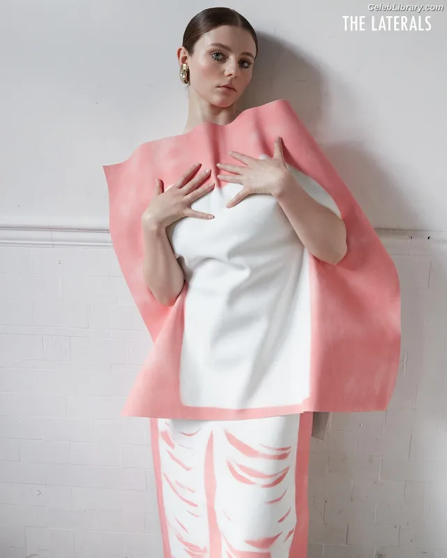 Thomasin Mckenzie photo 19 of 289