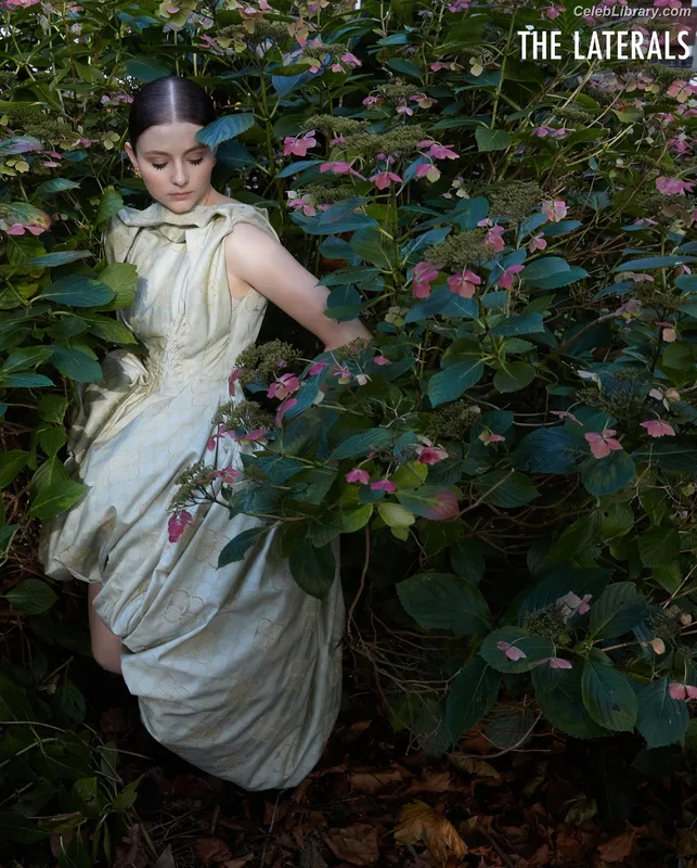 Thomasin Mckenzie photo 8 of 289