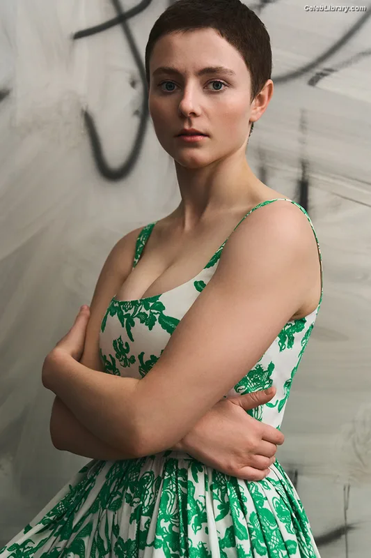 Thomasin Mckenzie photo 15 of 289