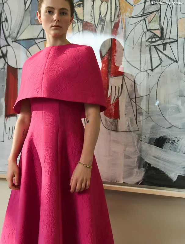 Thomasin Mckenzie photo 16 of 289
