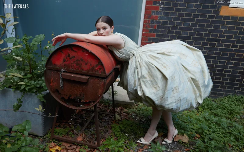Thomasin Mckenzie photo 18 of 289