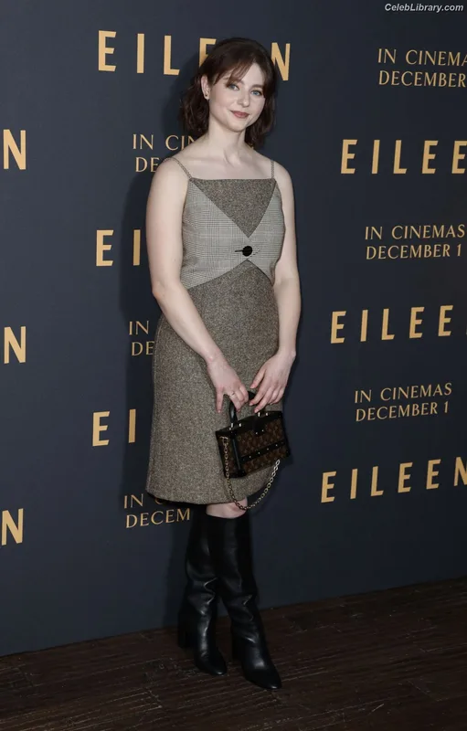 Thomasin Mckenzie photo 24 of 289