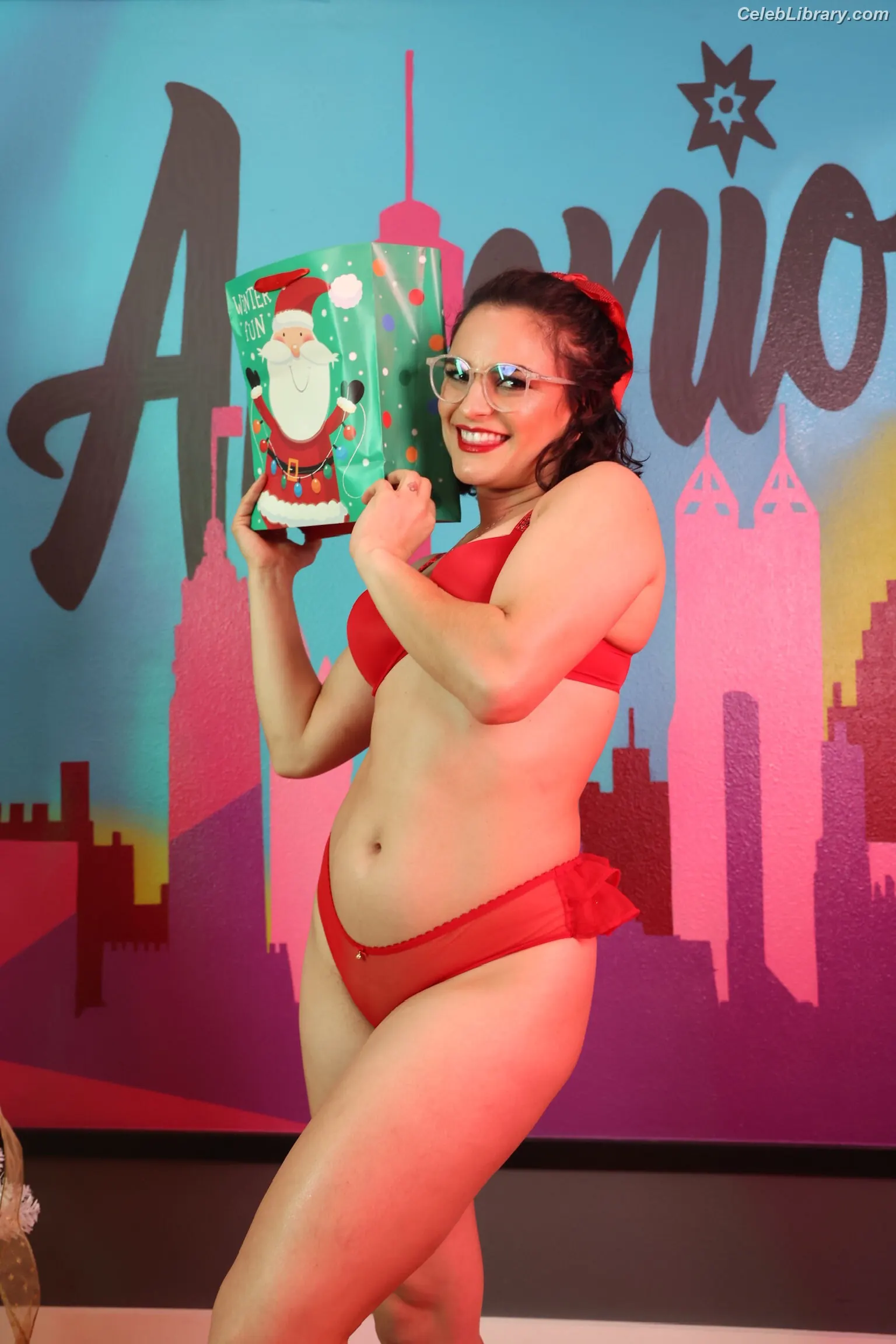 Thunder Rosa photo 19 of 911