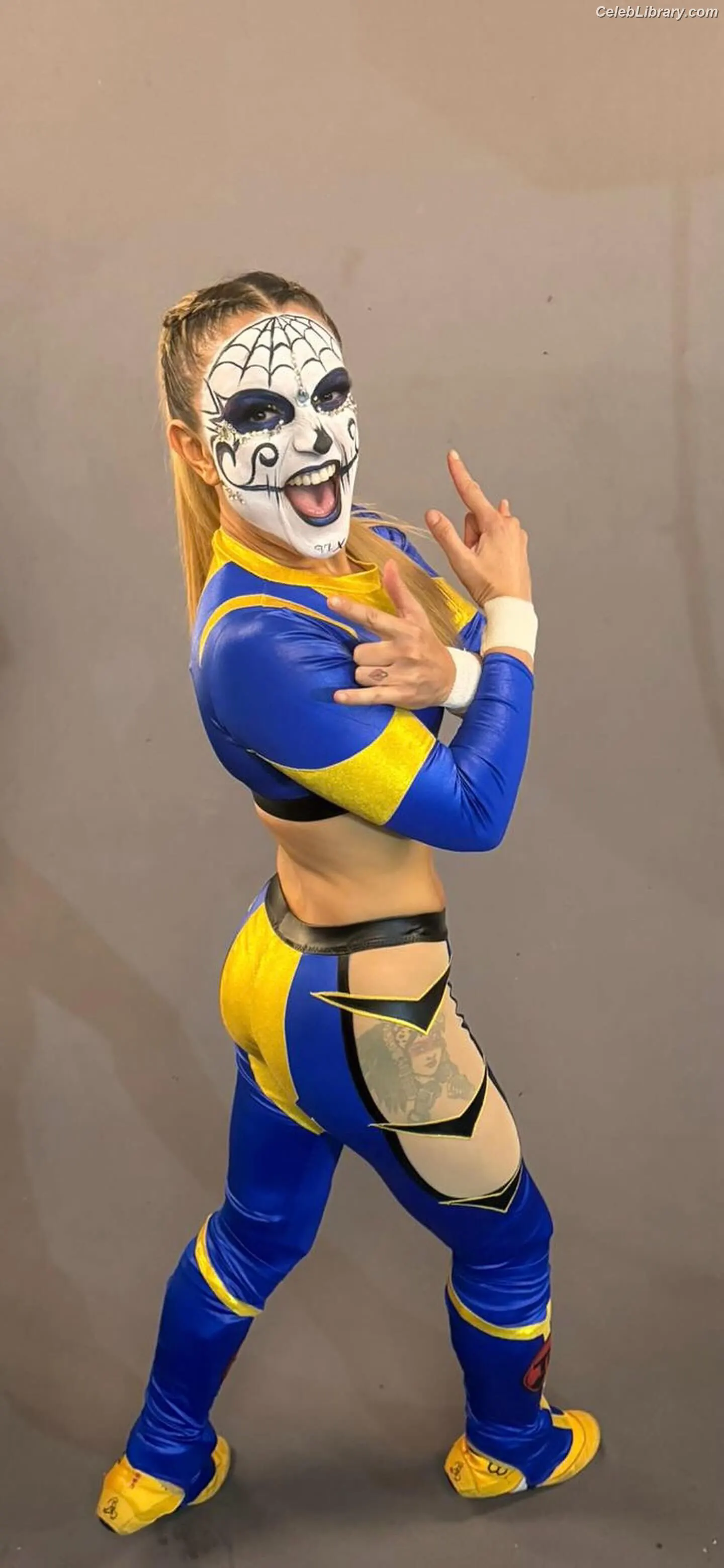 Thunder Rosa photo 6 of 911