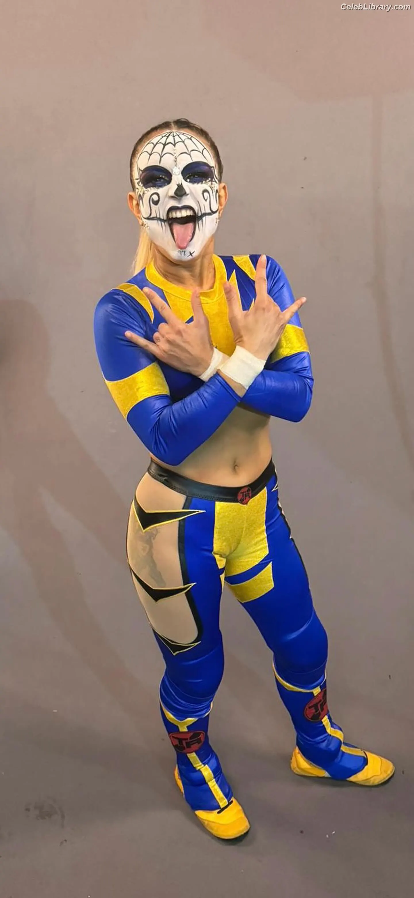 Thunder Rosa photo 6 of 911