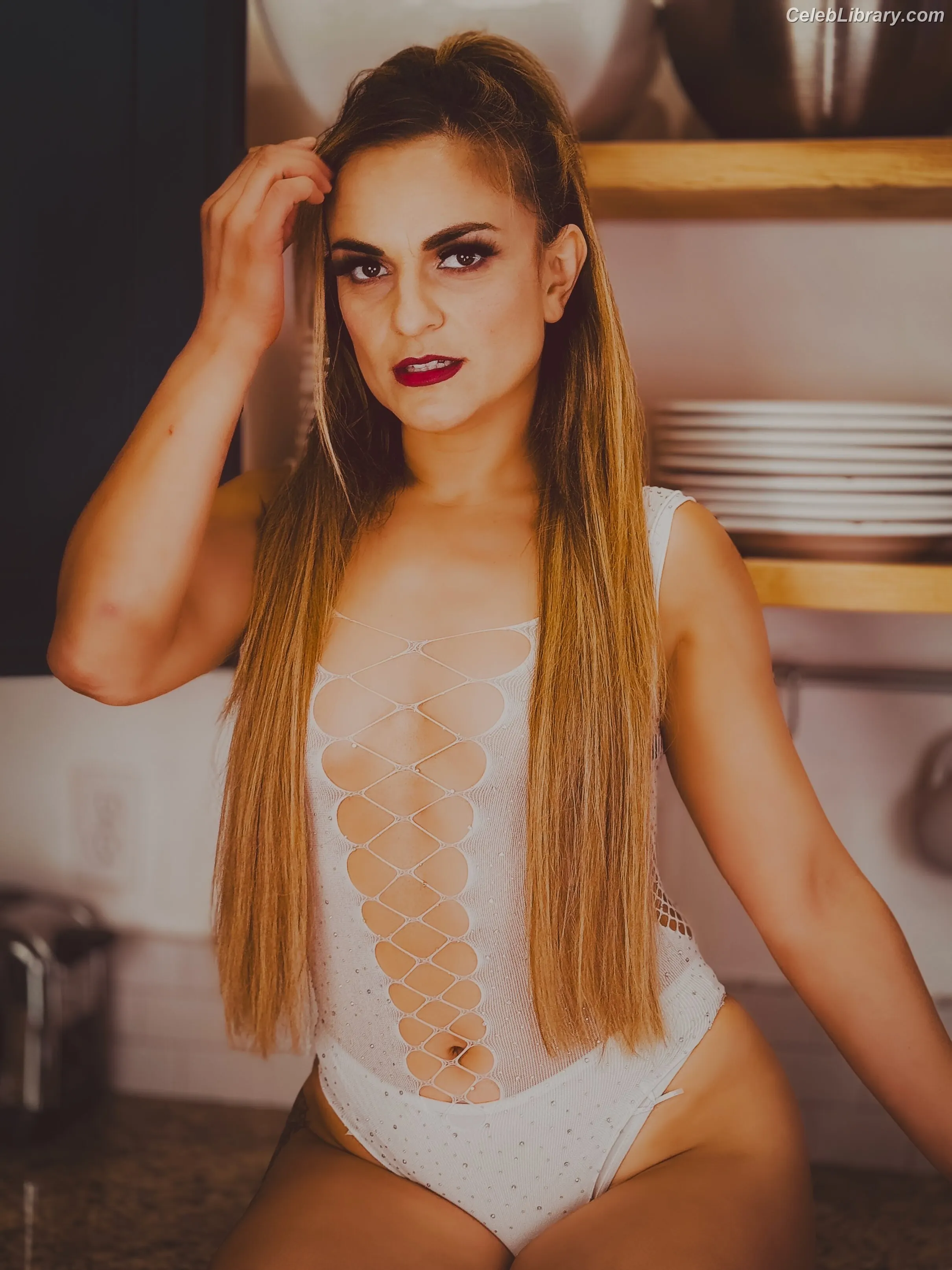 Thunder Rosa photo 5 of 911