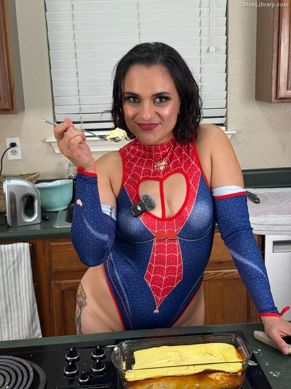 Thunder Rosa photo 12 of 912