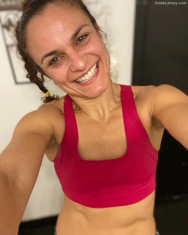 Thunder Rosa photo 3 of 912
