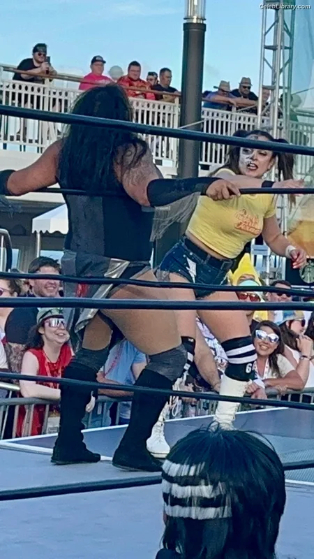 Thunder Rosa photo 3 of 912